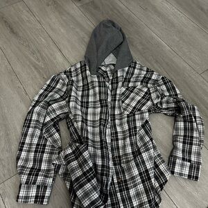 NWOT Flannel blooming gray, black, white, hooded shacket